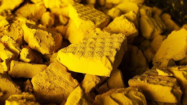 A photo of yellow cake uranium, a solid form of uranium oxide produced from uranium ore - Sputnik Africa