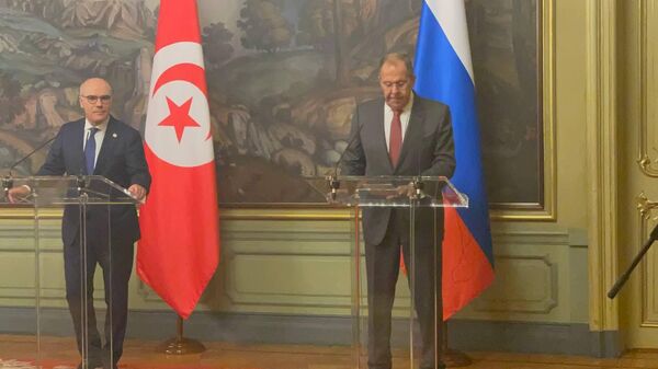 Le chef de la diplomatie tunisienne Nabil Ammar et son homologue russe Serguei Lavrov - Sputnik Afrique