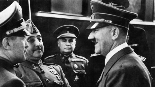 O líder da Alemanha nazista Adolf Hitler e o generalissimo Francisco Franco na fronteira franco-espanhola em 23 de outubro de 1940 - Sputnik Afrique