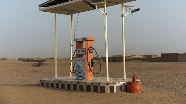 A gas pump stands in Arlit, the last major settlement in Niger's Tenere desert region of the south central Sahara on Thursday, May 31, 2018. - Sputnik Africa