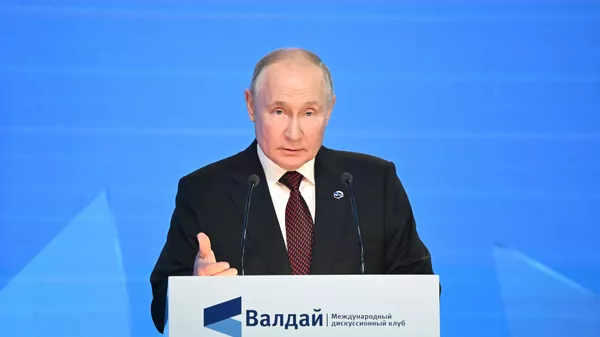 Vladimir Poutine lors de la session plénière de la 20e réunion annuelle du Club de discussion Valdaï - Sputnik Afrique