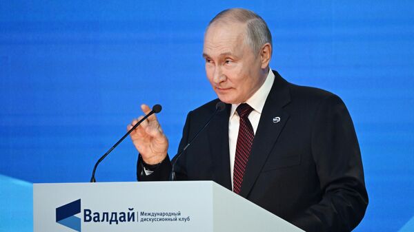 Vladimir Poutine lors de la session plénière de la 20e réunion annuelle du Club de discussion Valdaï - Sputnik Africa