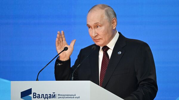Vladimir Poutine lors de la session plénière de la 20e réunion annuelle du Club de discussion Valdaï - Sputnik Africa
