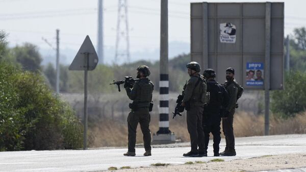 Israeli soldiers deploy near the Gaza strip outside Ashkelon, Israel, on Saturday, Oct. 7, 2023. - Sputnik Africa