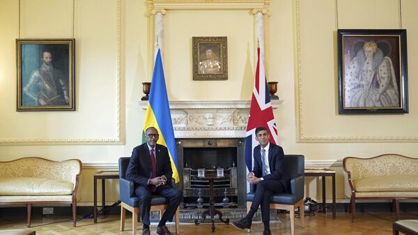 Britain's Prime Minister Rishi Sunak welcomes President of Rwanda, Paul Kagame, left, to 10 Downing Street, London, Thursday May 4, 2023, ahead of their meeting. - Sputnik Africa