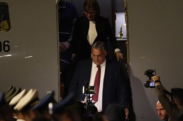 Hungarian Prime Minister Viktor Orban arrives at Beijing Capital International Airport to attend the forum. - Sputnik Africa