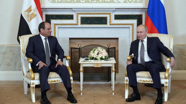 Russian President Vladimir Putin with Egyptian President Abdel Fattah El-Sisi - Sputnik Africa