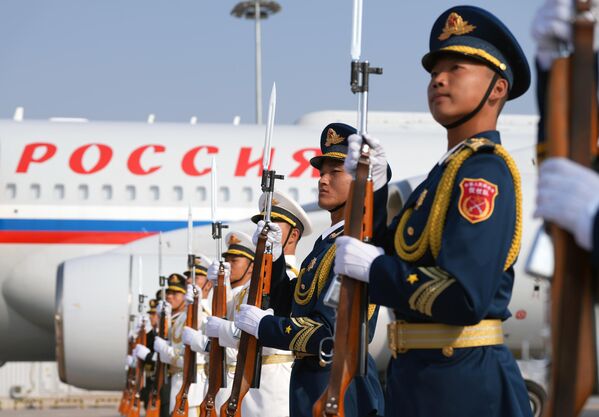 Soldiers of the People&#x27;s Liberation Army of China at the welcoming ceremony for Russian President Vladimir Putin at Capital International Airport in Beijing. - Sputnik Africa