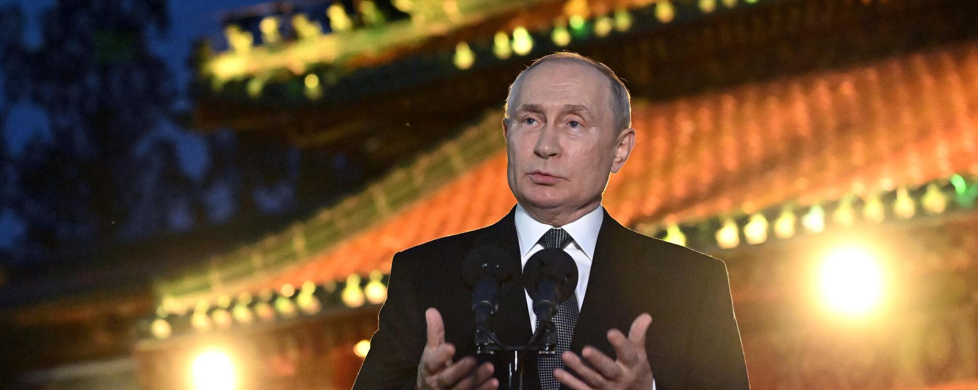 Russian President Vladimir Putin answers questions from reporters following the 3rd Belt and Road Forum for International Cooperation, at the Diaoyutai State Guest House in Beijing, China, on Wednesday, October 18, 2023. - Sputnik Africa, 1920, 20.10.2023