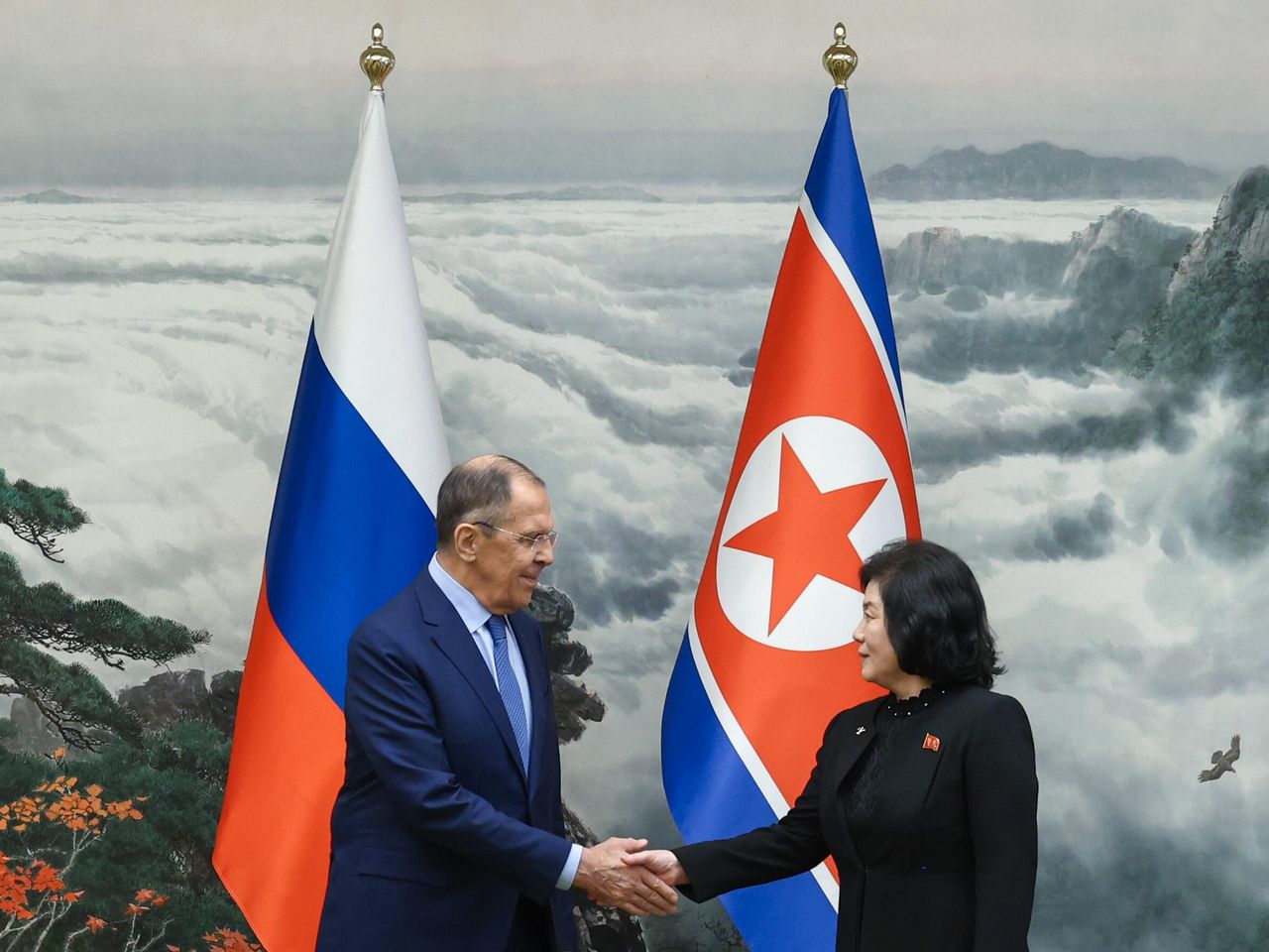 Lavrov Traveled to North Korea to 'Counterbalance' Washington's