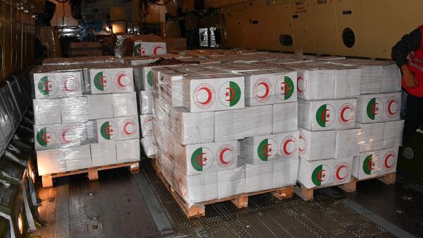 L’aide humanitaire algérienne destinée aux palestiniens, 21 octobre 2023, base aérienne de Boufarik. - Sputnik Afrique
