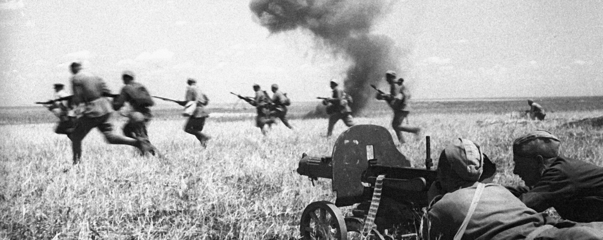 Soviet forces on the offensive near the Molochnaya River, by Melitopol. September 1943 - Sputnik Africa, 1920, 24.10.2023
