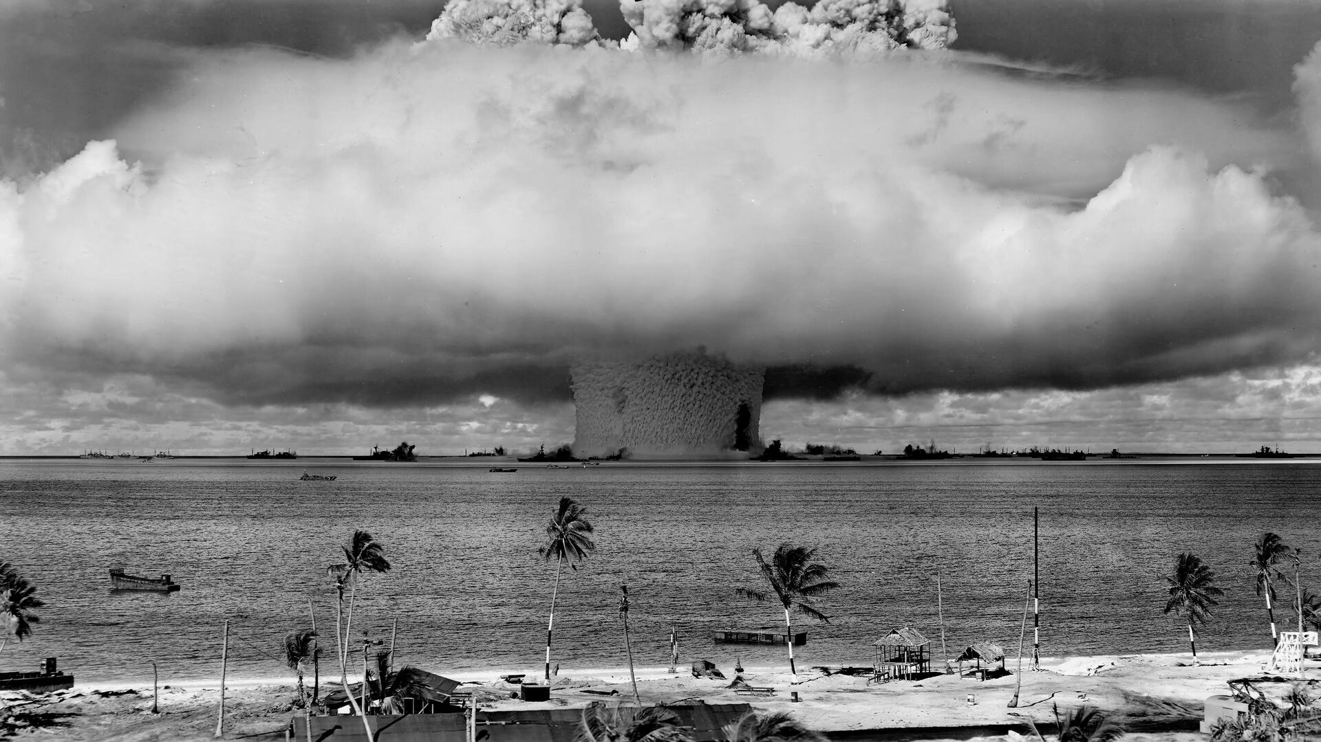 The Baker explosion, part of Operation Crossroads, a nuclear weapon test by the US military at Bikini Atoll, Micronesia, on 25 July 1946. - Sputnik Africa, 1920, 25.10.2023