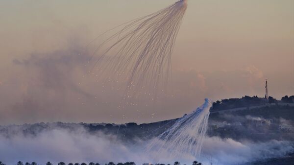Un obus de l'artillerie israélienne explose prés de la frontière libanaise - Sputnik Afrique