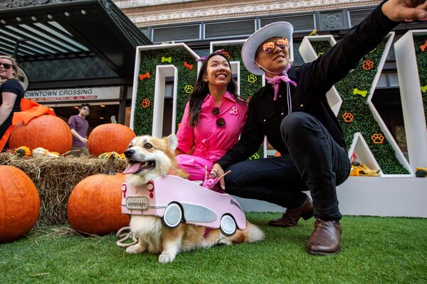 Participants of the Doggone Halloween celebration in Boston, Massachusetts. - Sputnik Africa