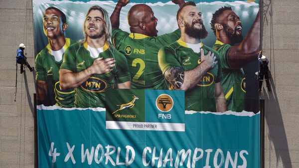 A giant banner depicting the World Cup Rugby Springbok champions - Sputnik Africa