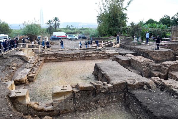 People visit recently unearthed archaeological ruins in the Chellah necropolis near Rabat, on November 3, 2023. Chellah site. (Photo by AFP) - Sputnik Africa