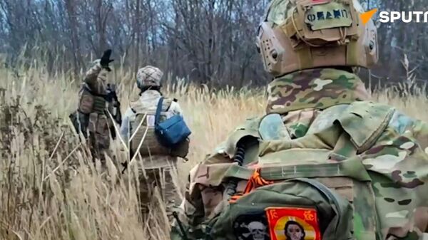 Russian reconnaissance officers from Battlegroup Yug destroy Ukrainian warehouse and fortification - Sputnik Africa