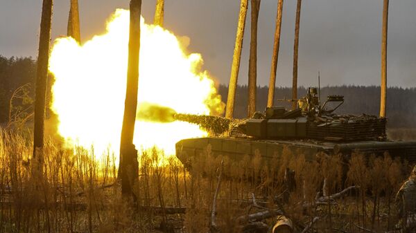 Des chars T-80 russes sur l'axe de Krasny Liman - Sputnik Afrique