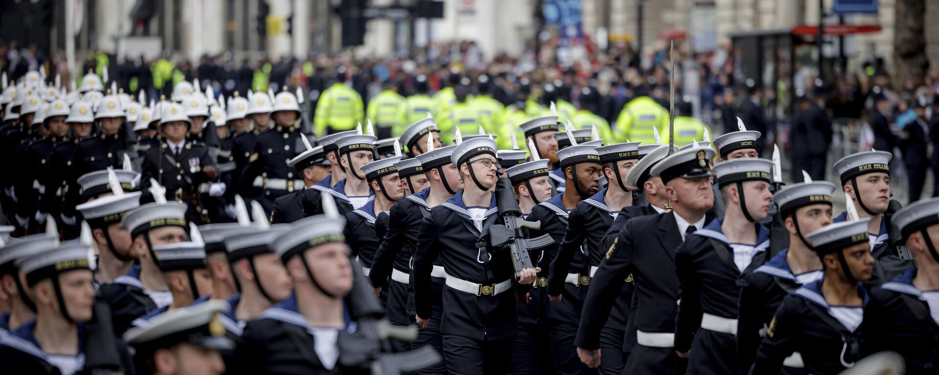 Royal Navy personnel march past the Cenotaph ahead of the coronation ceremony for Britain's King Charles III in London, Saturday, May 6, 2023. - Sputnik Africa, 1920, 07.11.2023