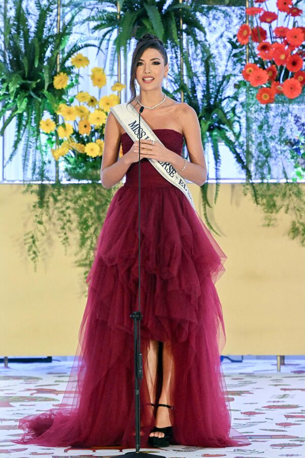 Isabella Garcia-Manzo, Miss El Salvador 2023, speaks during a gala event in San Salvador. - Sputnik Africa