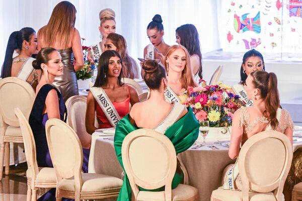 Miss Universe aspirants attend a gala event at the headquarters of the Ministry of Foreign Affairs of El Salvador in San Salvador. - Sputnik Africa