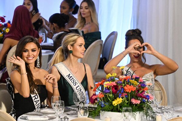 Miss Universe aspirants attend a gala event at the headquarters of the Ministry of Foreign Affairs of El Salvador in San Salvador. - Sputnik Africa