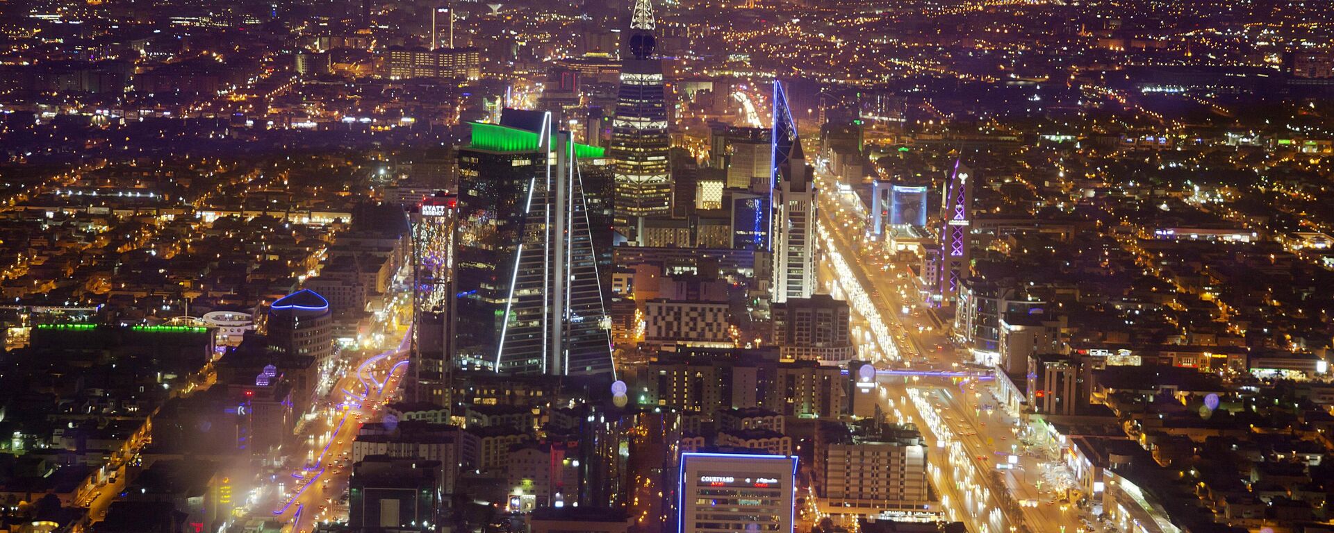 In this March 9, 2018, file photo, an aerial view of Riyadh city is seen from Mamlaka tower, a 99-story skyscraper, in Riyadh, Saudi Arabia. - Sputnik Africa, 1920, 20.06.2024