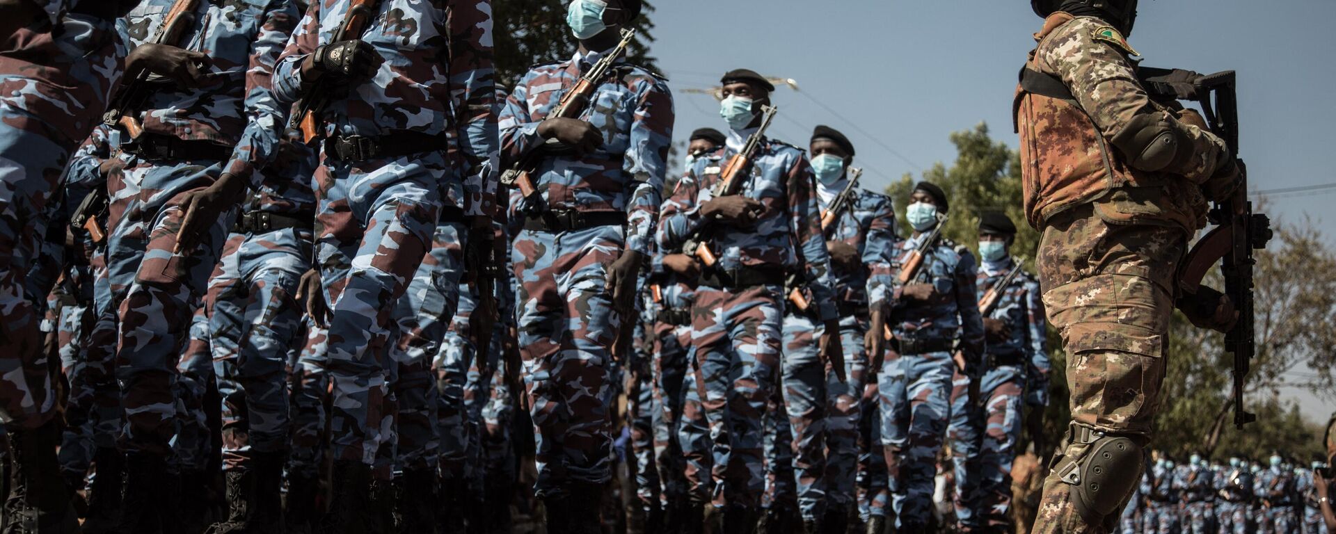 Malian Military personnel parade in front of the heads of the transitional government during a ceremony celebrating the army's national day, in Kati, on January 20, 2022. - Sputnik Africa, 1920, 12.11.2023