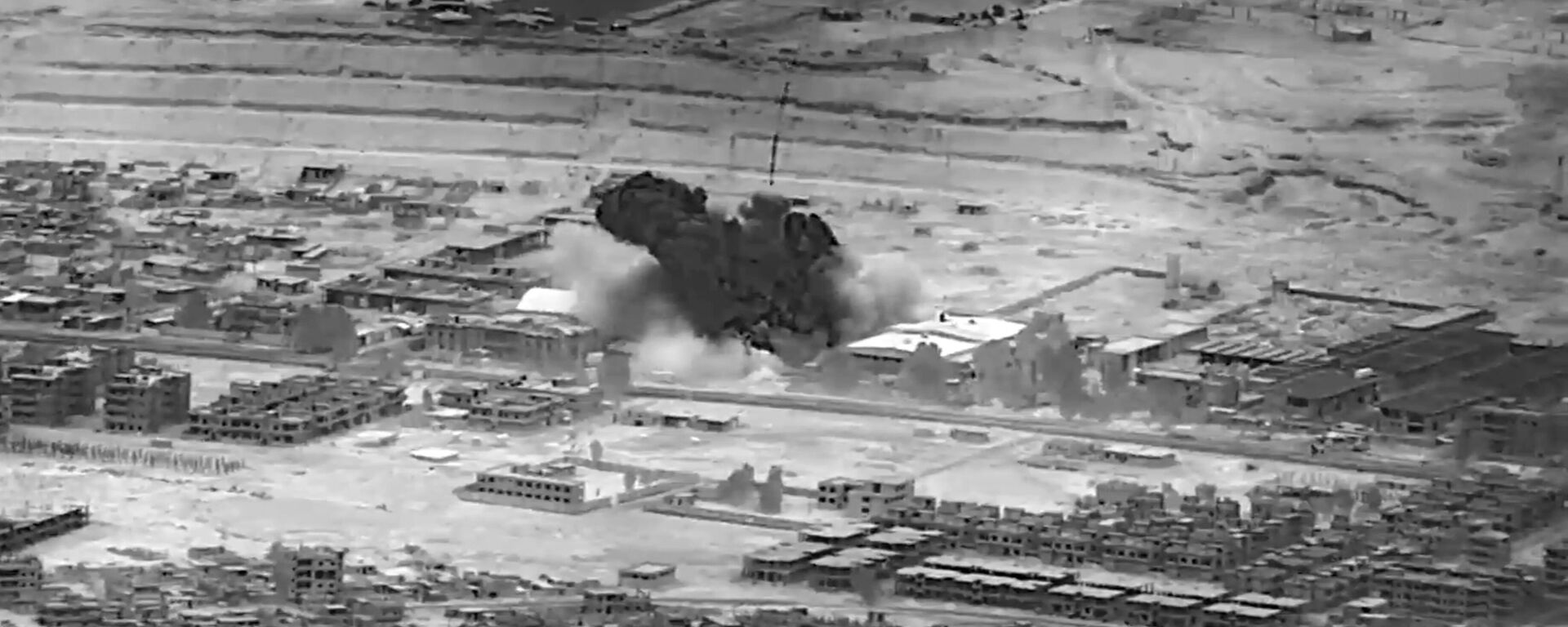 This image from video provided by the Department of Defense shows a Nov. 8, 2023, airstrike on a weapons warehouse. center, in eastern Syria. - Sputnik Africa, 1920, 13.11.2023