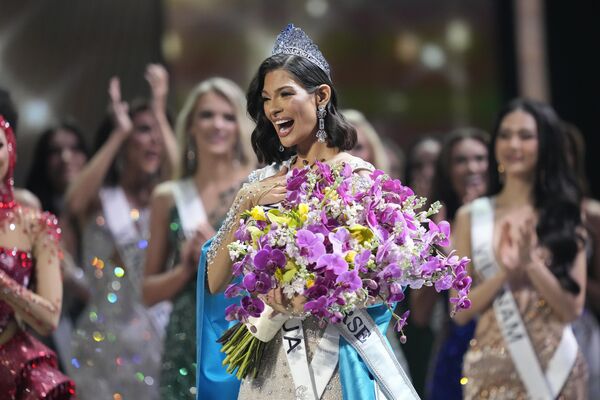 Miss Nicaragua Sheynnis Palacios reacts after being crowned Miss Universe at the 72nd Miss Universe Beauty Pageant in San Salvador, El Salvador, Saturday, Nov. 18, 2023. - Sputnik Africa