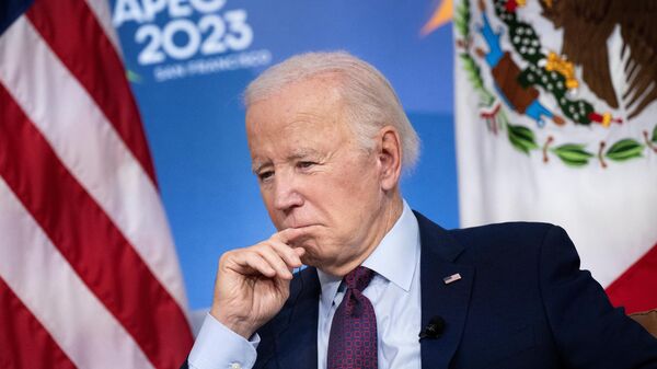 US President Joe Biden waits for a meeting with Mexican President Andres Manuel Lopez Obrador on the last day of the Asia-Pacific Economic Cooperation (APEC) Leaders' Week in San Francisco, California, on November 17, 2023. - Sputnik Africa
