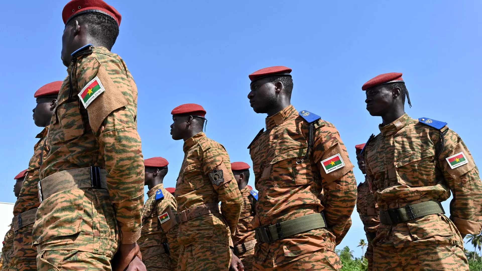 Burkina Faso soldiers take part in the annual US-led Flintlock military training closing ceremony hosted by the Internationl Counter-Terrorism Academy, in Jacqueville, on March 14, 2023.  - Sputnik Afrique, 1920, 02.12.2023