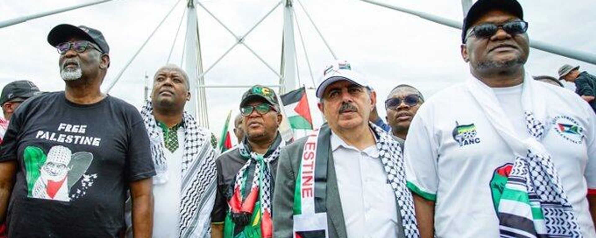 Fikile Mbalula, the secretary-general of the South Africa's ruling party African National Congress, at the Palestine solidarity march in Johannesburg on November, 29. - Sputnik Africa, 1920, 30.11.2023