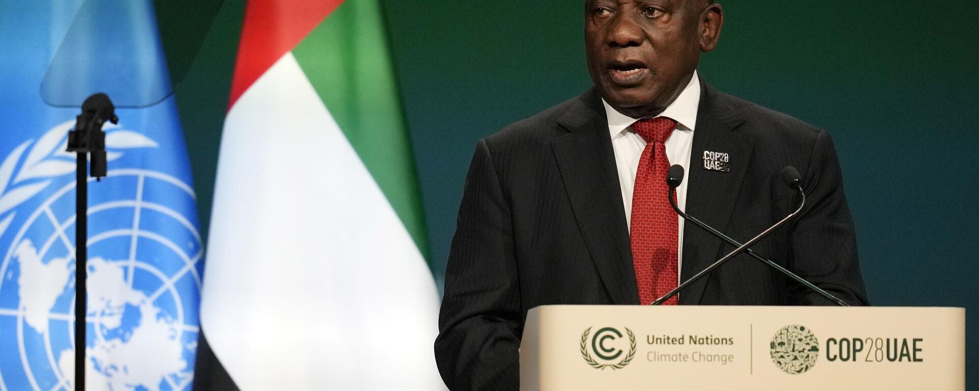 South Africa President Cyril Ramaphosa speaks during a plenary session at the COP28 - Sputnik Africa, 1920, 03.12.2023