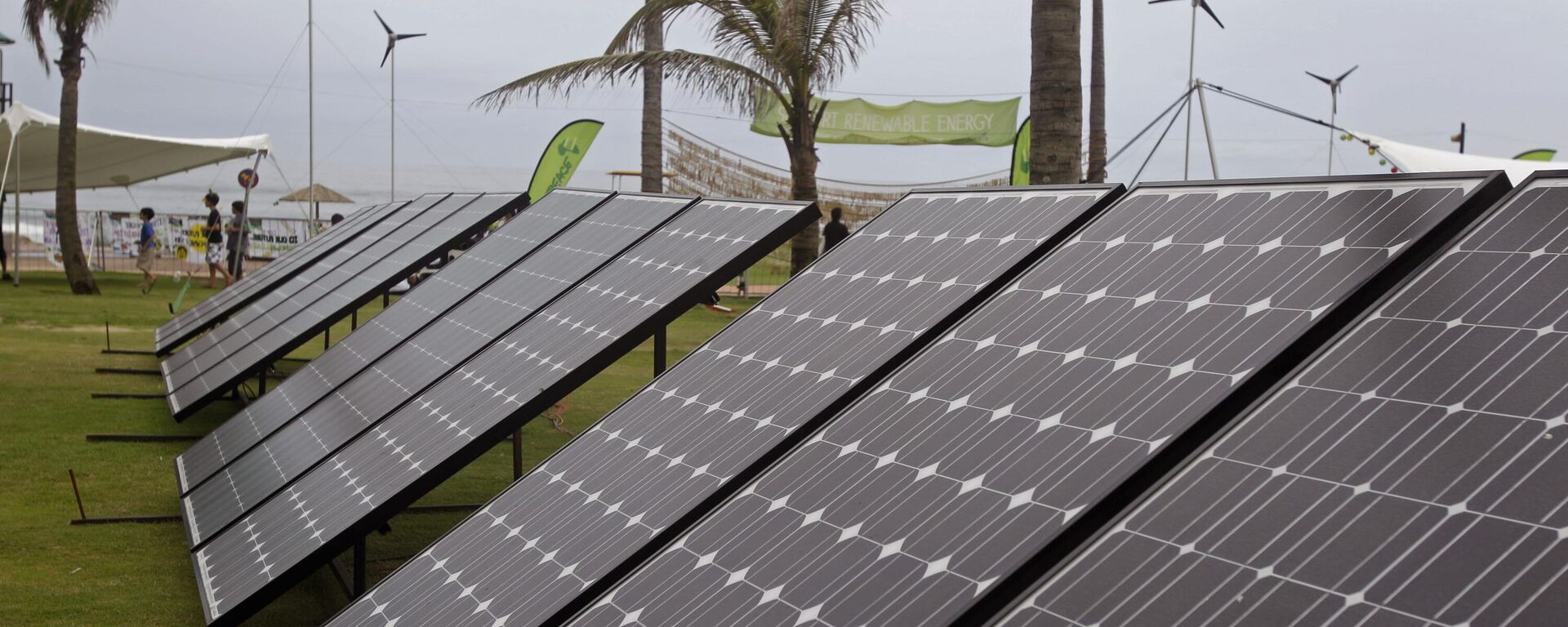 Solar panels are used to generate electricity at the Greenpeace exhibit during the climate change conference in Durban, South Africa, Tuesday, Nov 29, 2011.  - Sputnik Africa, 1920, 05.12.2023