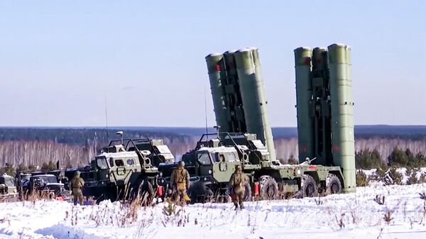 In this photo taken from video and released by the Russian Defense Ministry Press Service on Thursday, Jan. 27, 2022, Russian S-400 Triumf surface-to-air missile systems attend a military drills in Sverdlovsk region, Ural, in Russia - Sputnik Africa