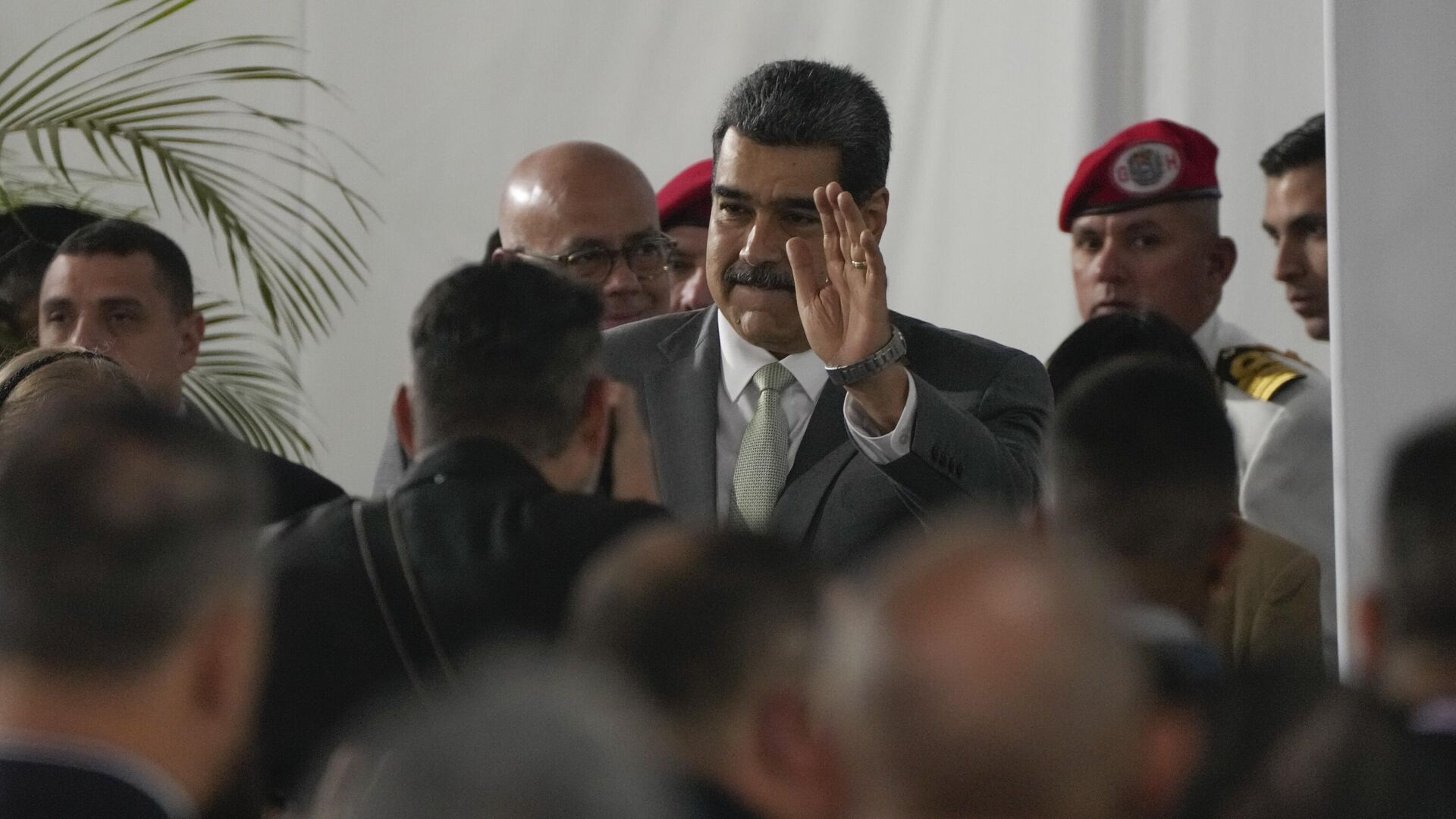 Venezuela's President Nicolas Maduro waves as he arrives at the notification ceremony for the referendum about the future of a disputed territory with Guyana, in Caracas, Venezuela, Monday, Dec. 4, 2023. - Sputnik Africa, 1920, 06.12.2023