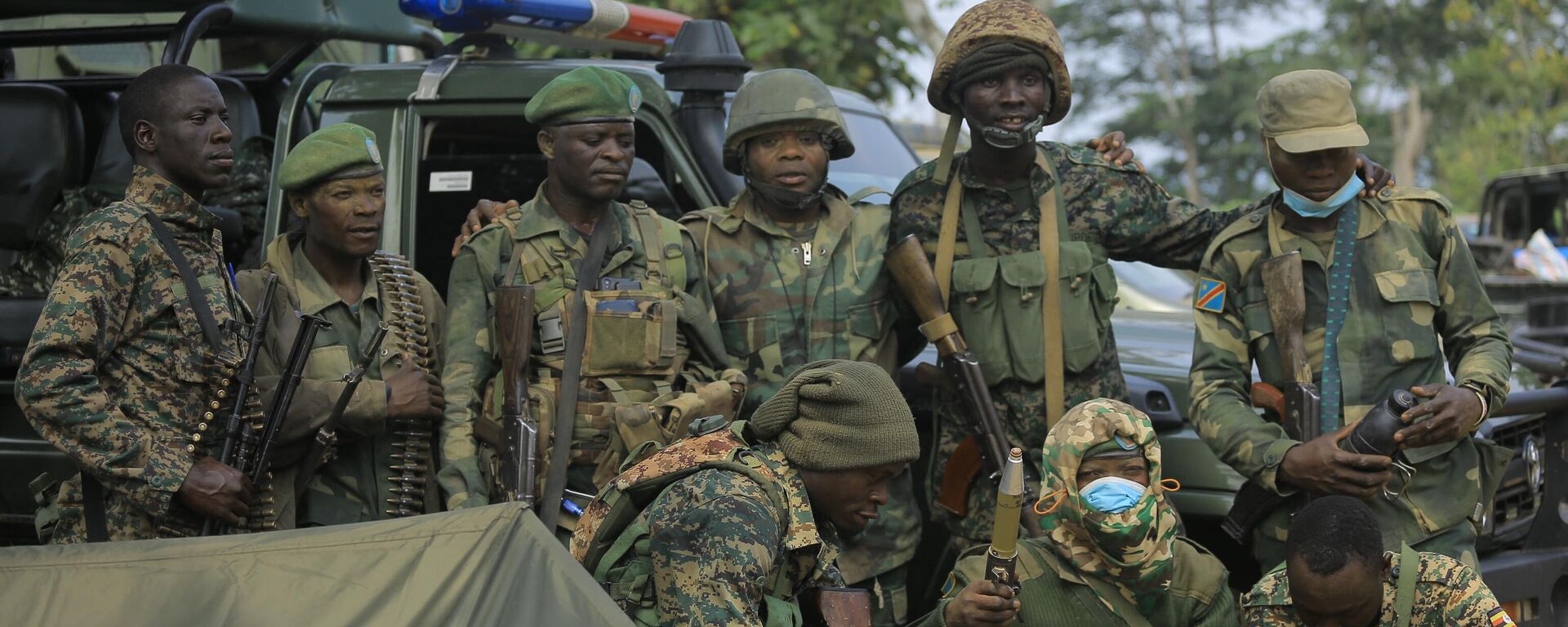 Uganda People's Defence Forces (UPDF) troops are seen on the Mbau-Kamango road in the Beni district on December 8, 2021.  - Sputnik Africa, 1920, 13.12.2023