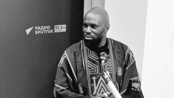 Kémi Séba: «On ne peut pas avoir une monnaie hégémonique qui asphyxie le reste de l'humanité» - Sputnik Afrique