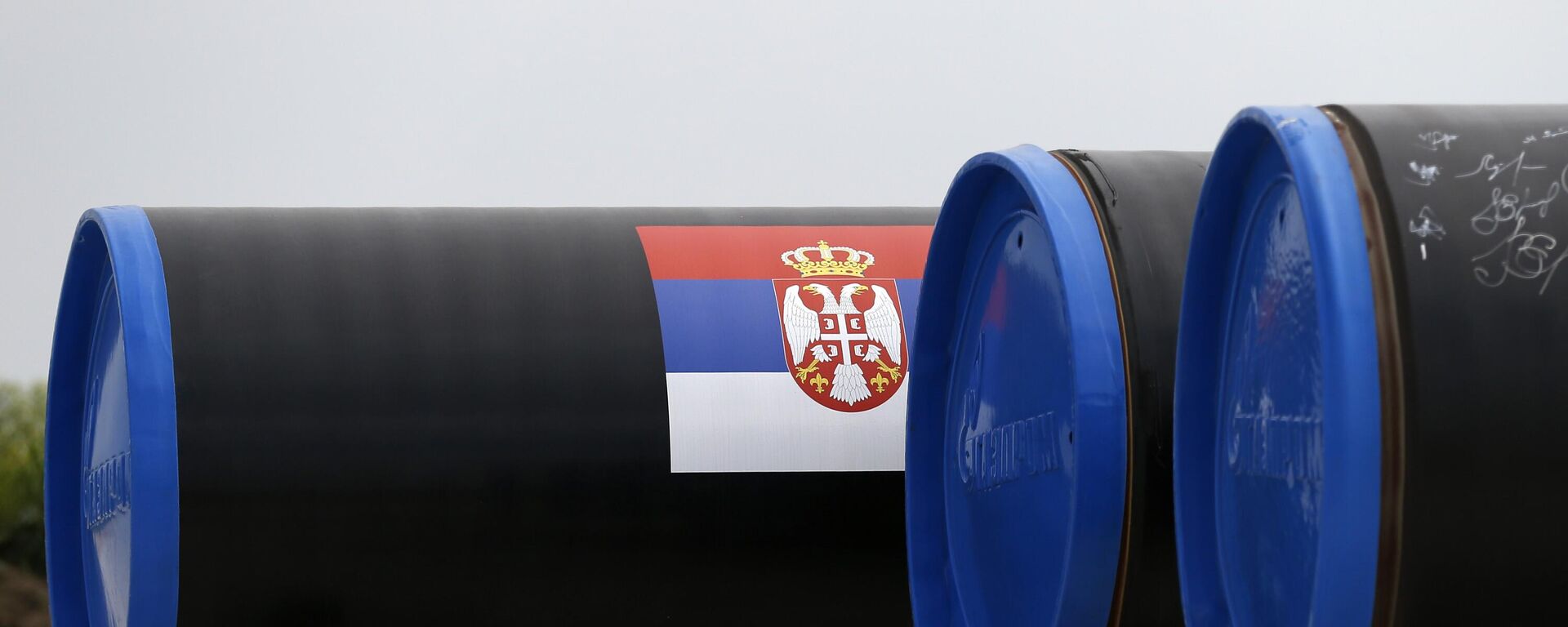 A Serbian flag is seen on a gas pipe on the first section of the Gazprom South Stream natural gas pipeline near the village of Sajkas, 80 kilometers (50 miles) north of Belgrade, Serbia.  - Sputnik Africa, 1920, 31.08.2024