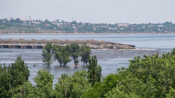 Barrage de Kakhovka détruit par l'armée ukrainienne, 07.06.2023 - Sputnik Afrique