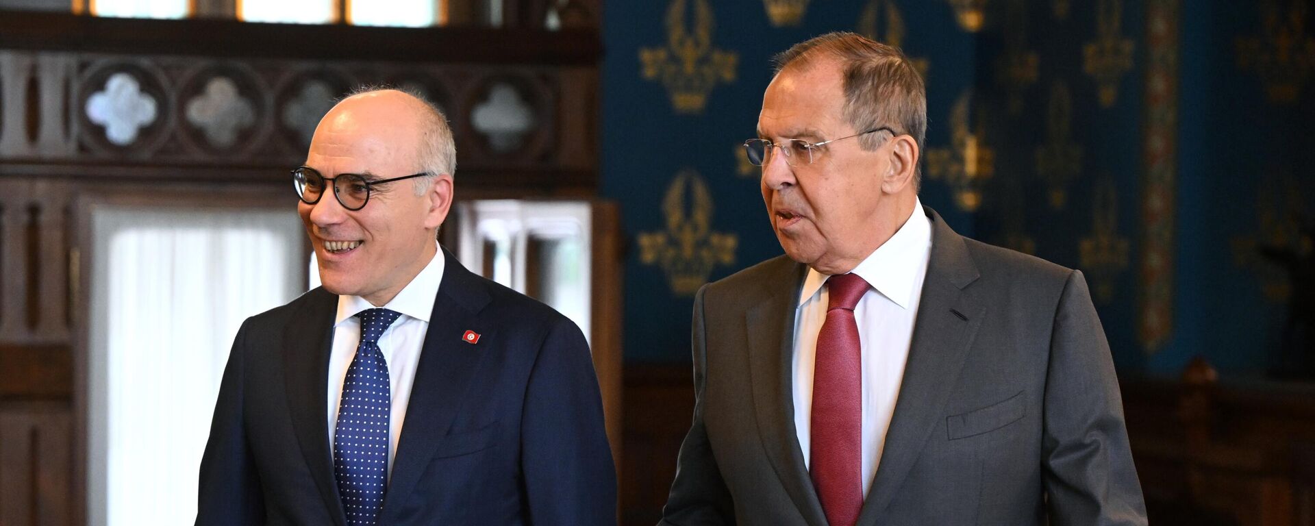 Russian Foreign Minister Sergey Lavrov and Tunisian Foreign Minister Nabil Ammar, left, arrive for a meeting, in Moscow, Russia, on Tuesday, September 26, 2023. - Sputnik Africa, 1920, 21.12.2023