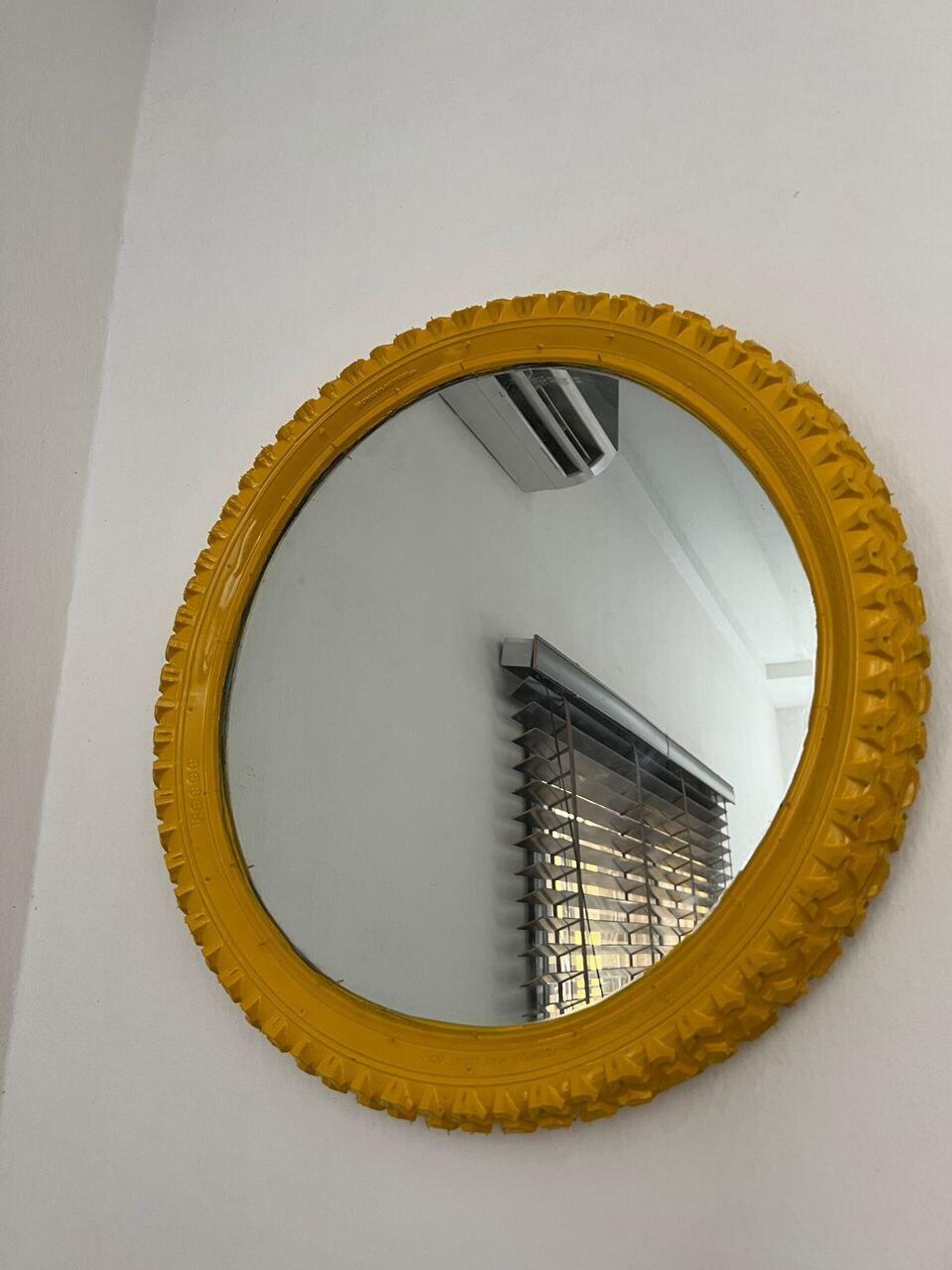 A mirror made by Favour Oluma - Sputnik Africa, 1920, 22.12.2023