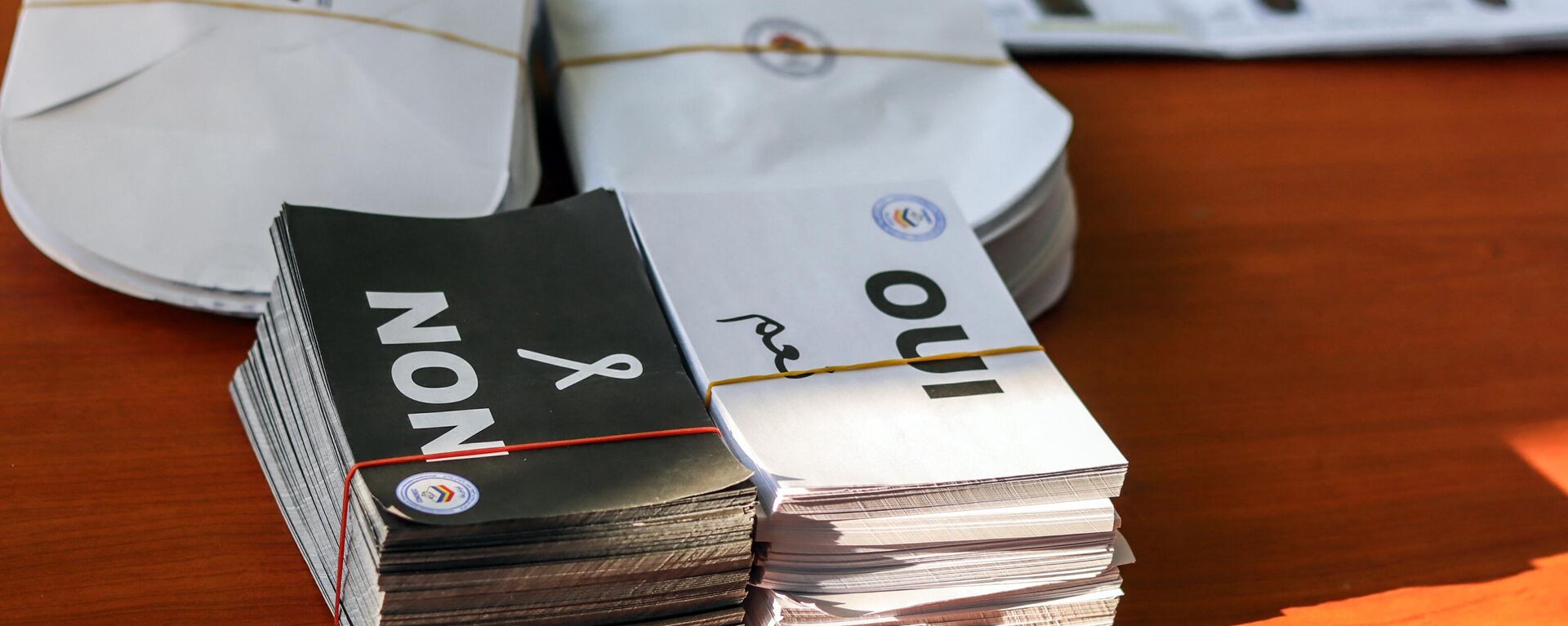 Ballot papers are seen during the constitutional referendum at a polling station in N'Djamena, on December 17, 2023. - Sputnik Africa, 1920, 25.12.2023
