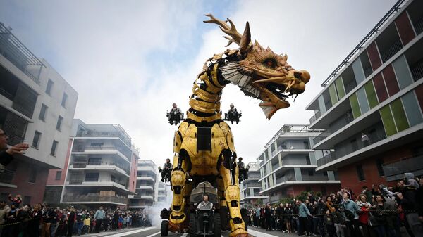Long-Ma dragon-horse on the streets of Toulouse in France  - Sputnik Africa