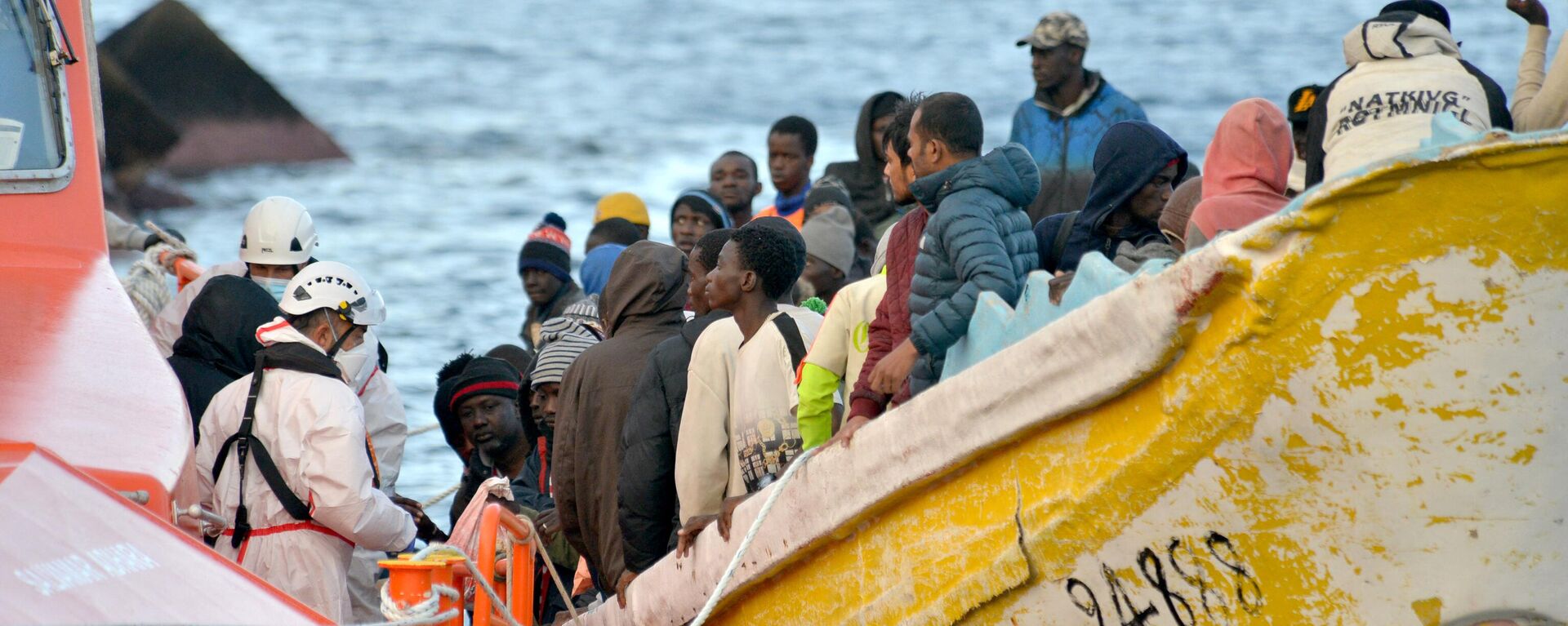 A boat carrying 156 migrants - Sputnik Africa, 1920, 28.12.2023