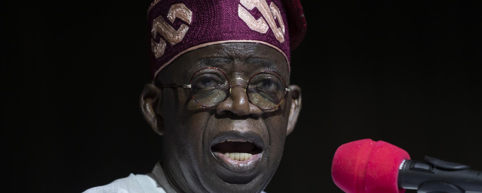 President-Elect Bola Tinubu addresses gathered supporters and the country after receiving his certificate at a ceremony in Abuja, Nigeria on Wednesday, March 1, 2023. - Sputnik Africa, 1920, 21.03.2024
