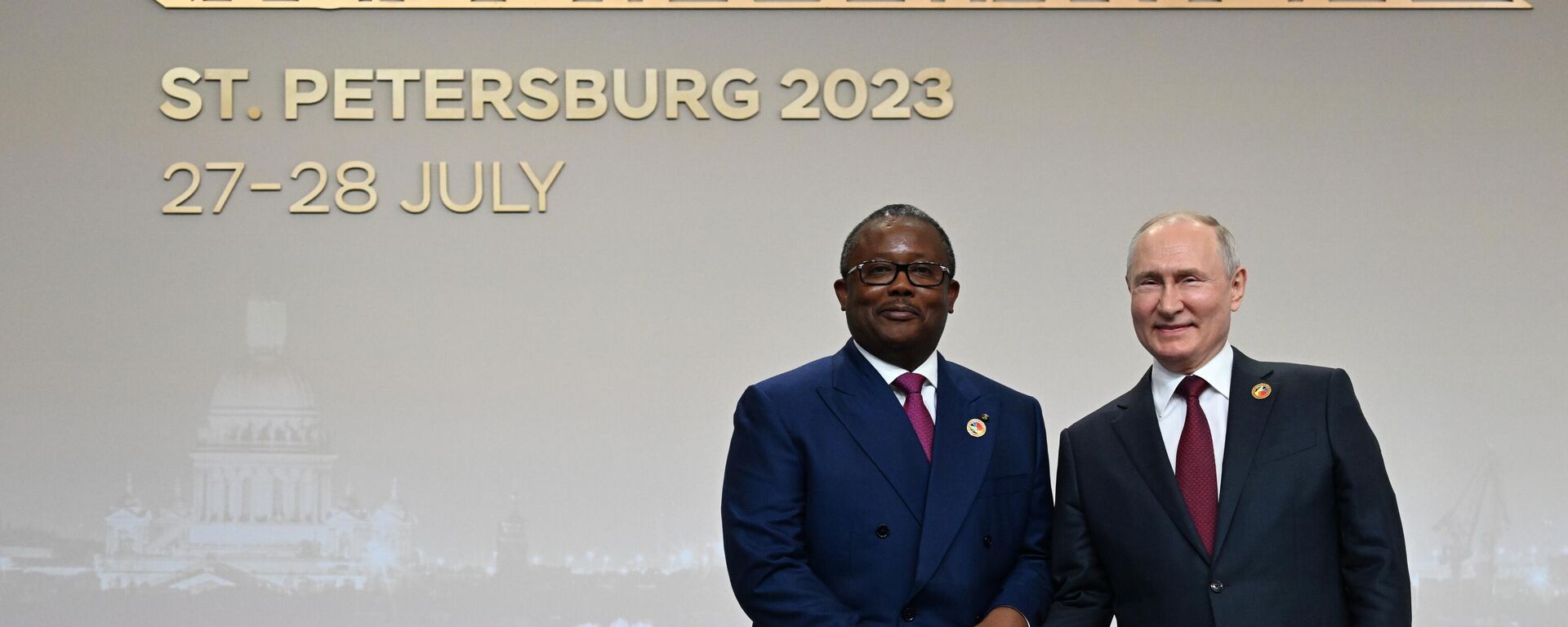 July 27, 2023. Russian President Vladimir Putin and President of Guinea-Bissau, Chairman of the Economic Community of West African Countries Umaro Sissoco Embalo at the official meeting ceremony of the heads of delegations participating in the II Russia-Africa Summit in St. Petersburg. - Sputnik Africa, 1920, 01.01.2024