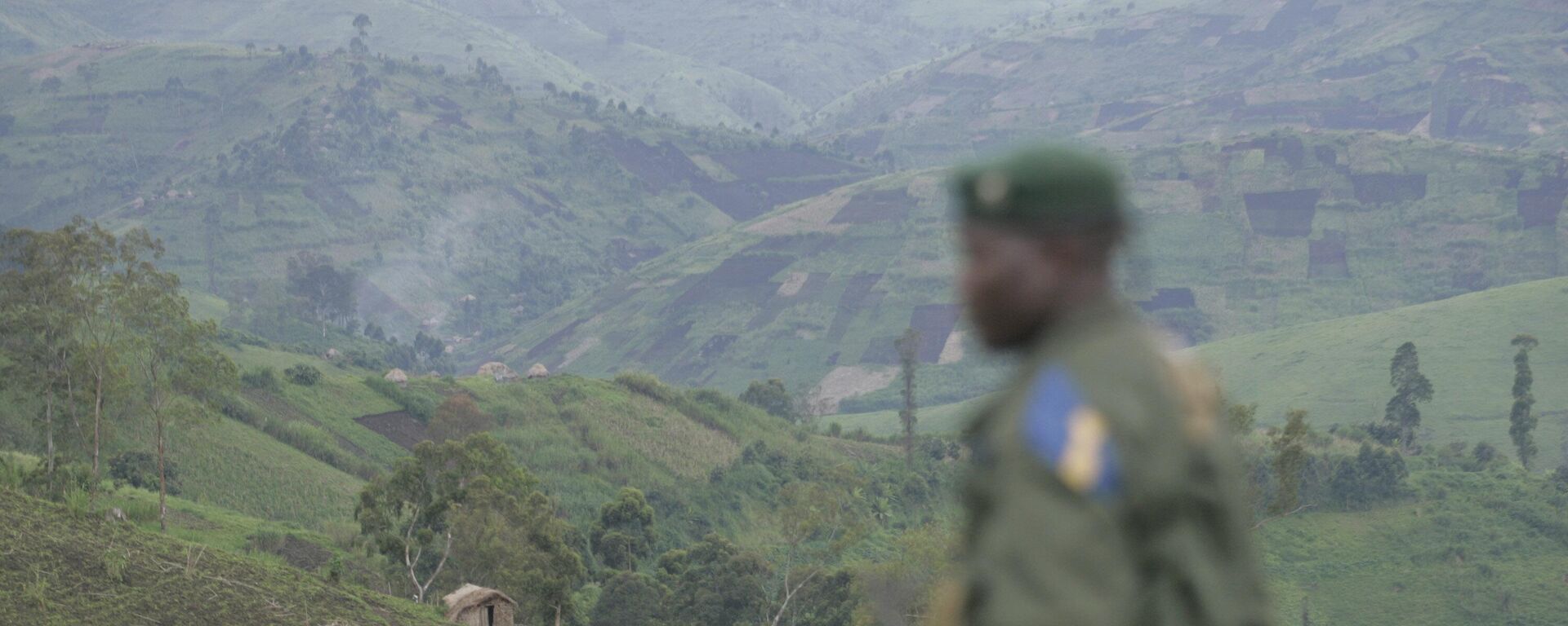 A Congolese government solder looks on in Masisi, Congo, Wednesday, Nov. 21, 2007.  - Sputnik Africa, 1920, 06.01.2024